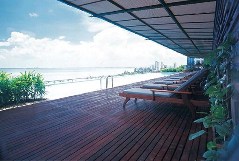 Hotel The Millen Penang, Autograph Collection George Town Exterior foto The pool deck at the 1018